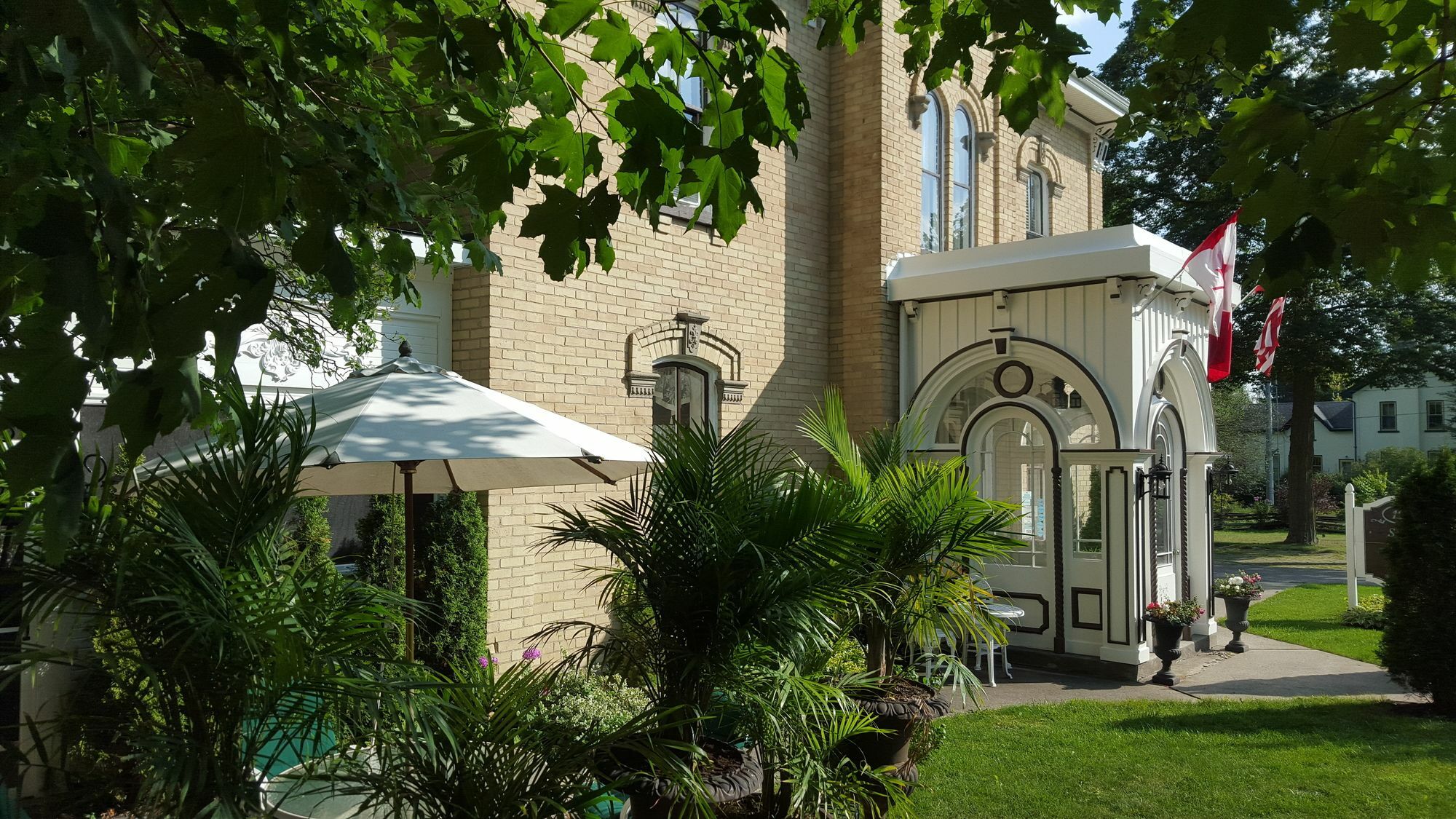 Stone Maiden Hotel 3*